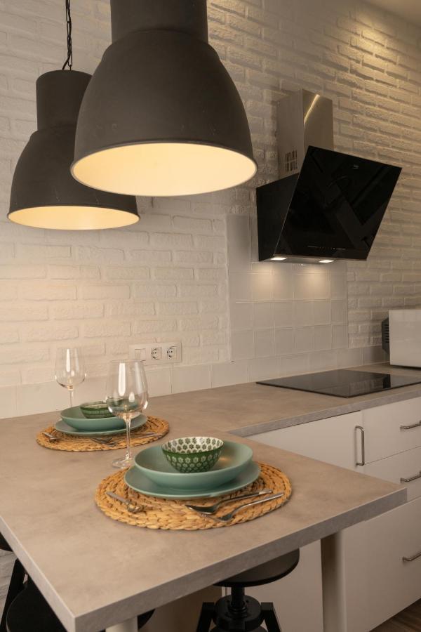 Apartsuite B&R Triana Arellano Seville Exterior photo