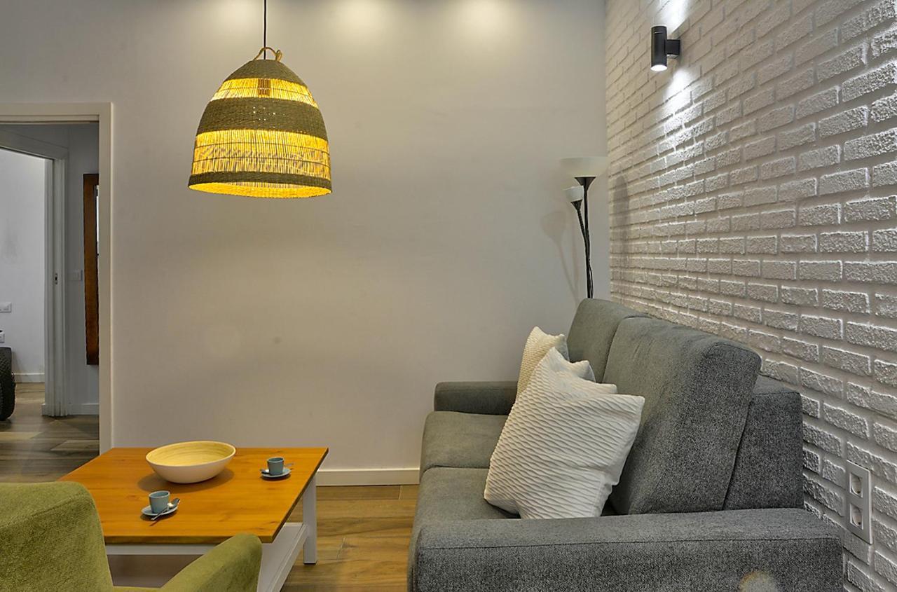 Apartsuite B&R Triana Arellano Seville Exterior photo