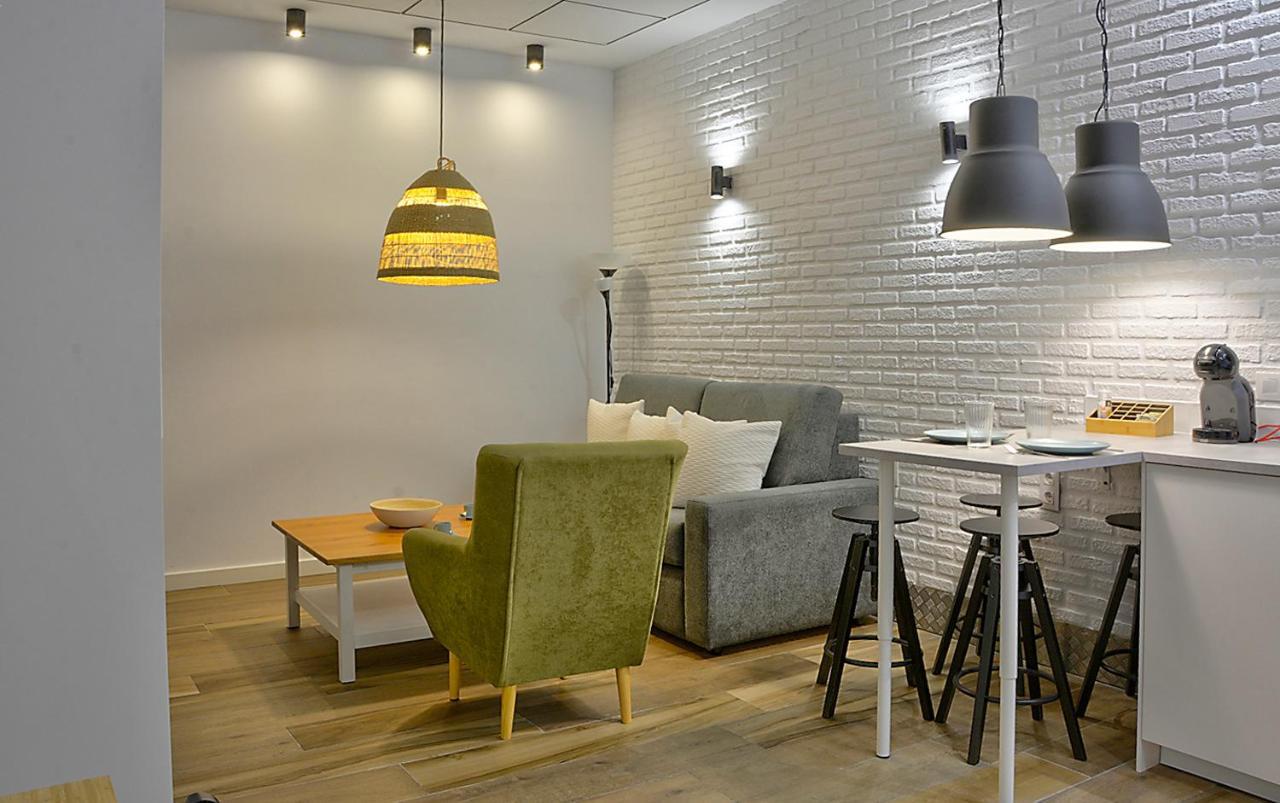 Apartsuite B&R Triana Arellano Seville Exterior photo