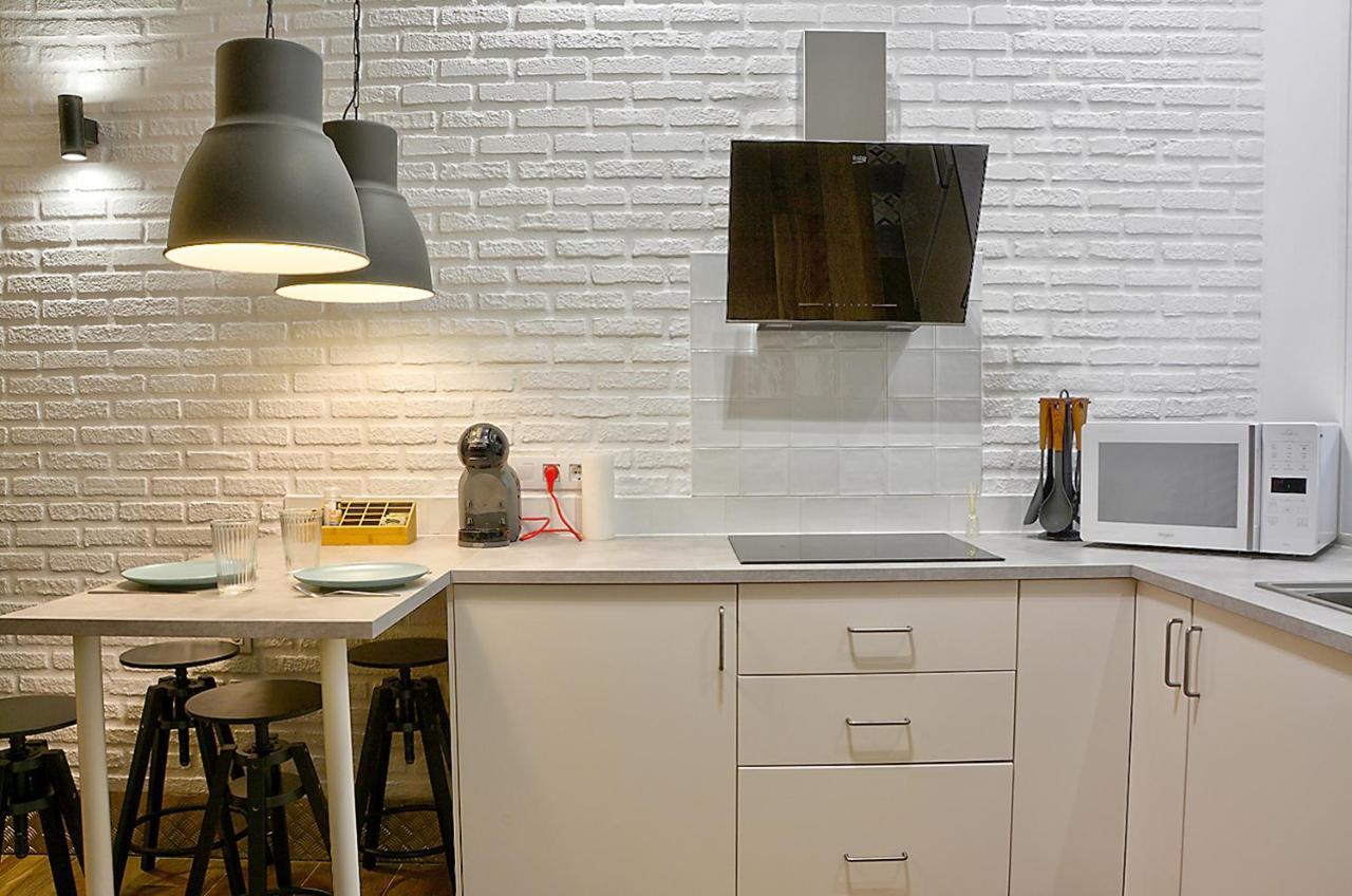 Apartsuite B&R Triana Arellano Seville Exterior photo